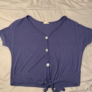 Crop button tee